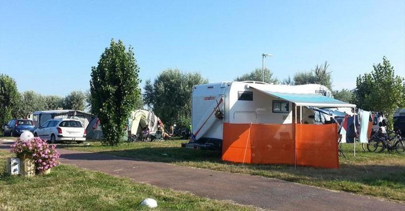 Camping Phare Ouest Сен-Дені-д'Олерон Екстер'єр фото