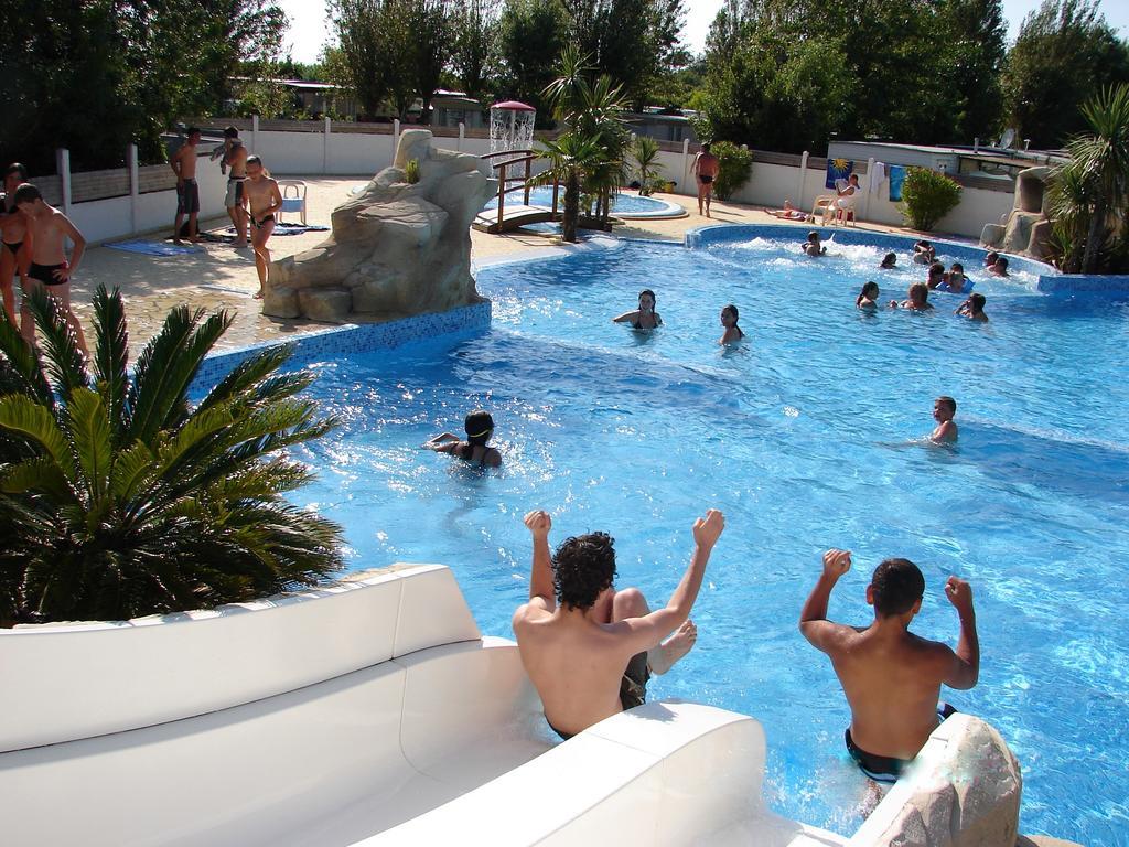 Camping Phare Ouest Сен-Дені-д'Олерон Екстер'єр фото