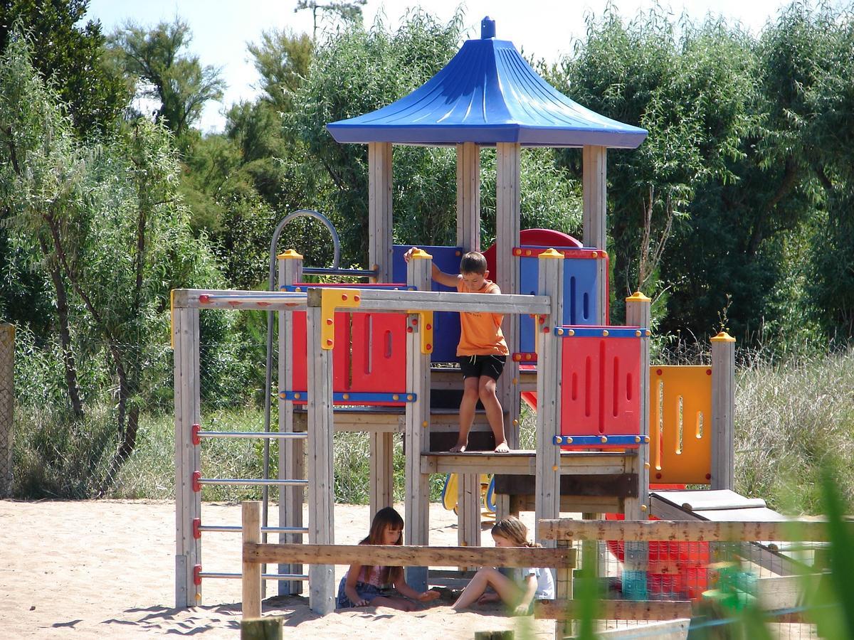 Camping Phare Ouest Сен-Дені-д'Олерон Екстер'єр фото